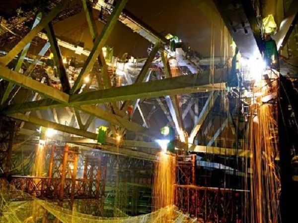 鋼結(jié)構(gòu)廠房連接方面出現(xiàn)問題時(shí)如何解決？